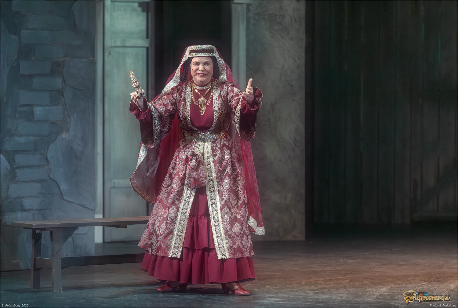 Актриса з. а. Санкт-Петербурга Наталья Парашкина в роли Ханумы.