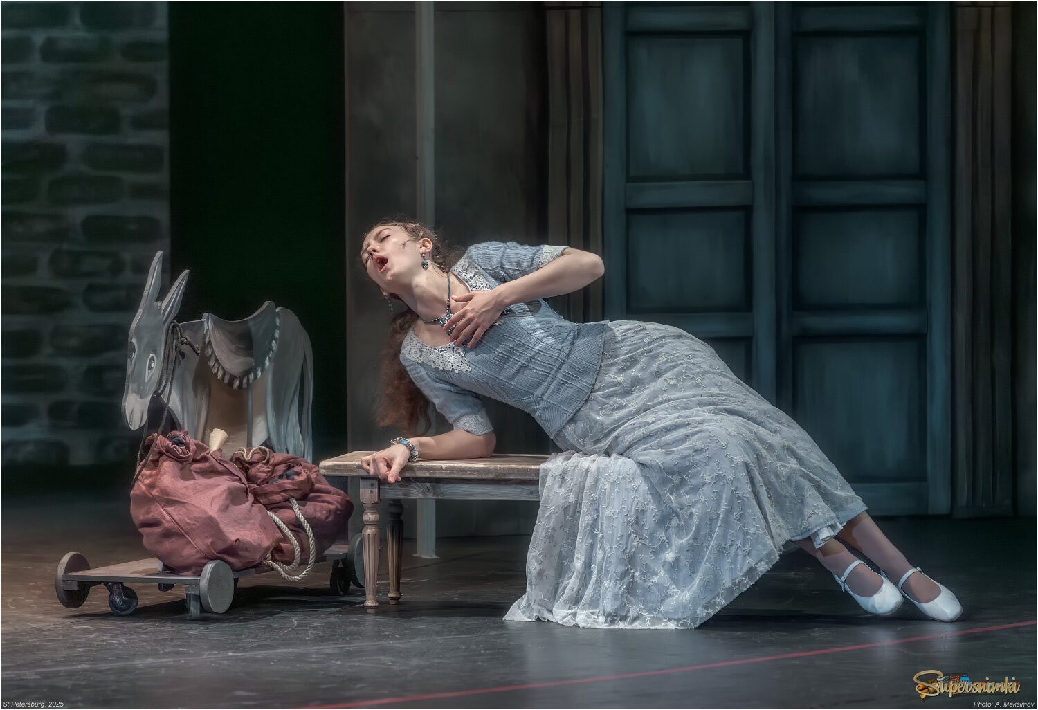 Актриса Ксения Ольховская в роли Соны.