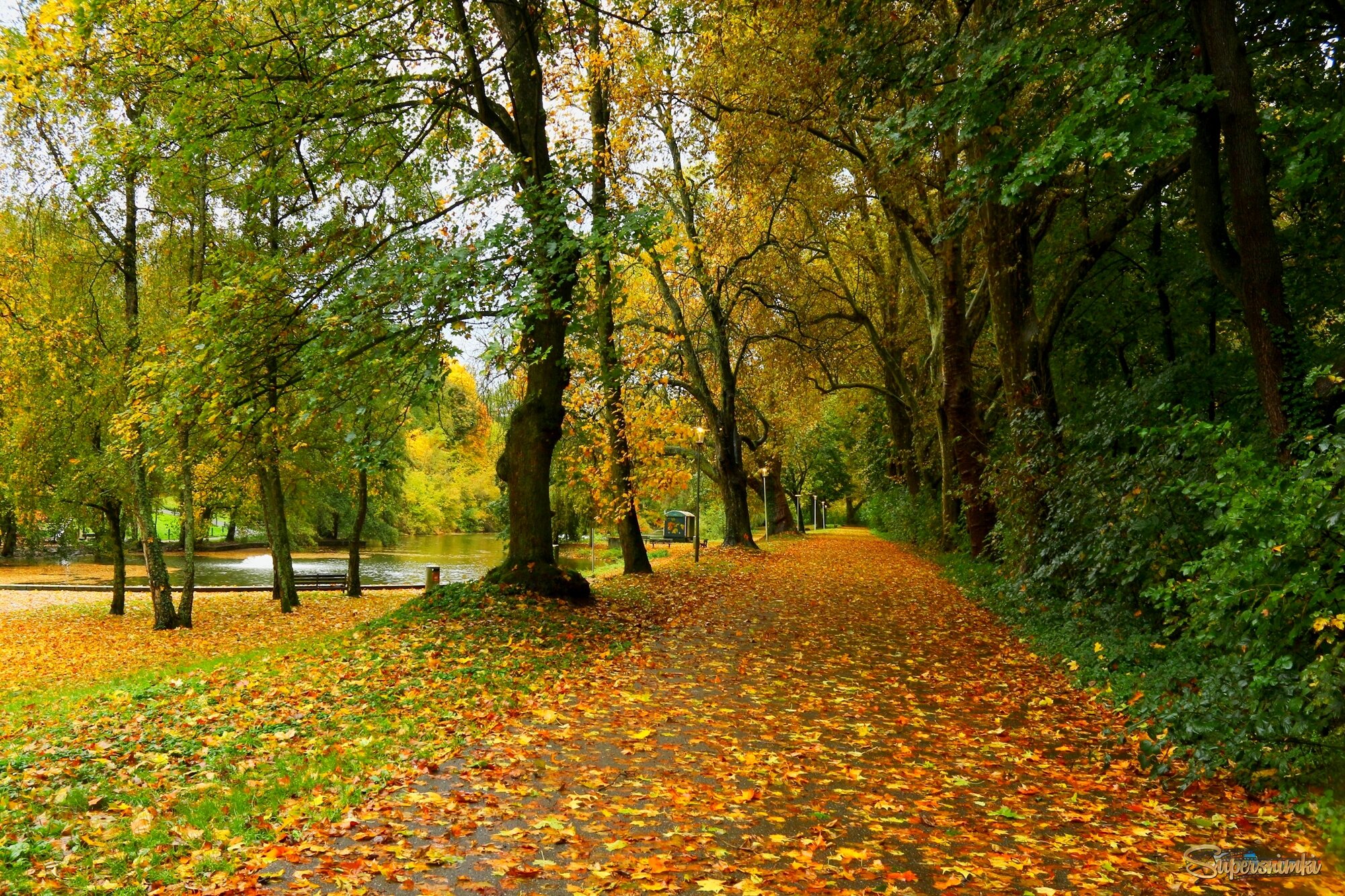 Уходит октябрь