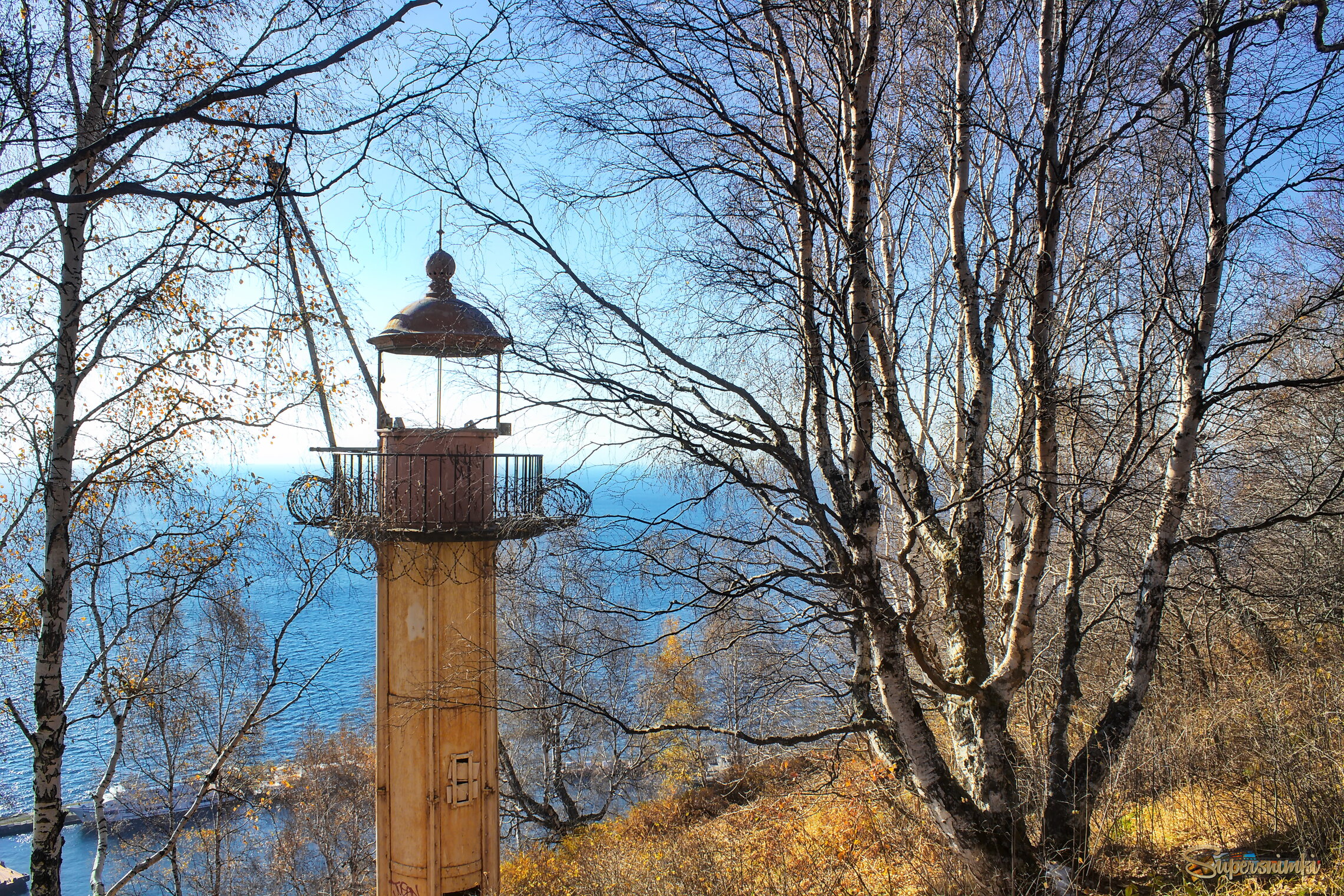 Старый маяк в Порт Байкале