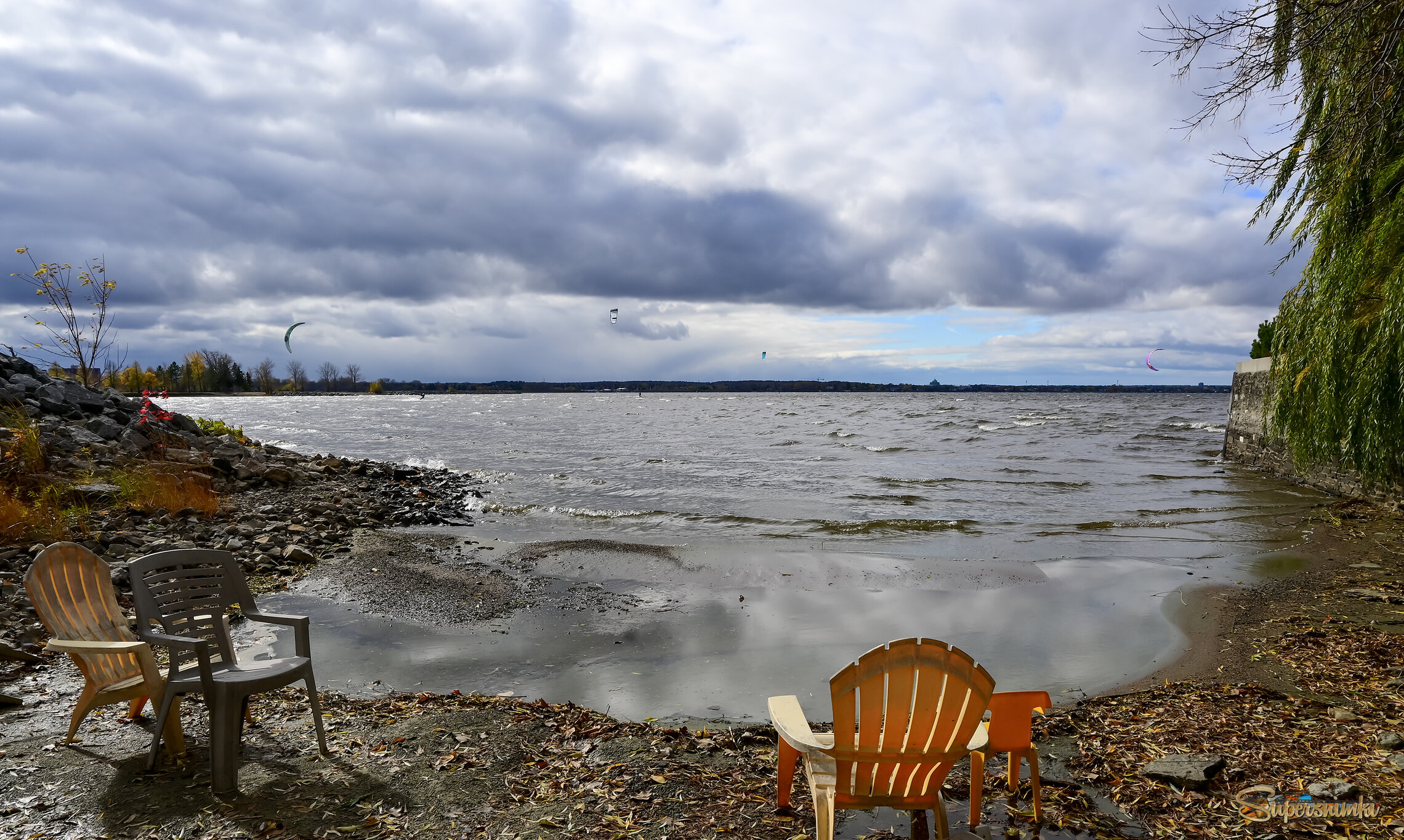 Гонит ветер волны, тучи...