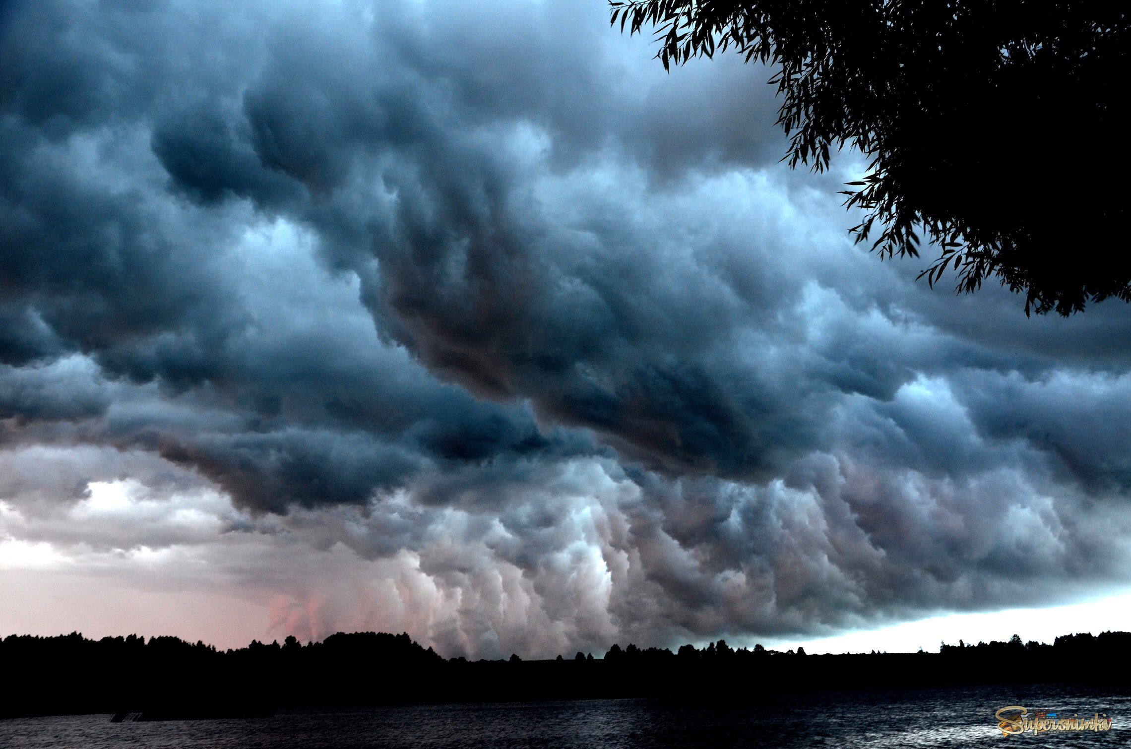 Гроза над Волгой...