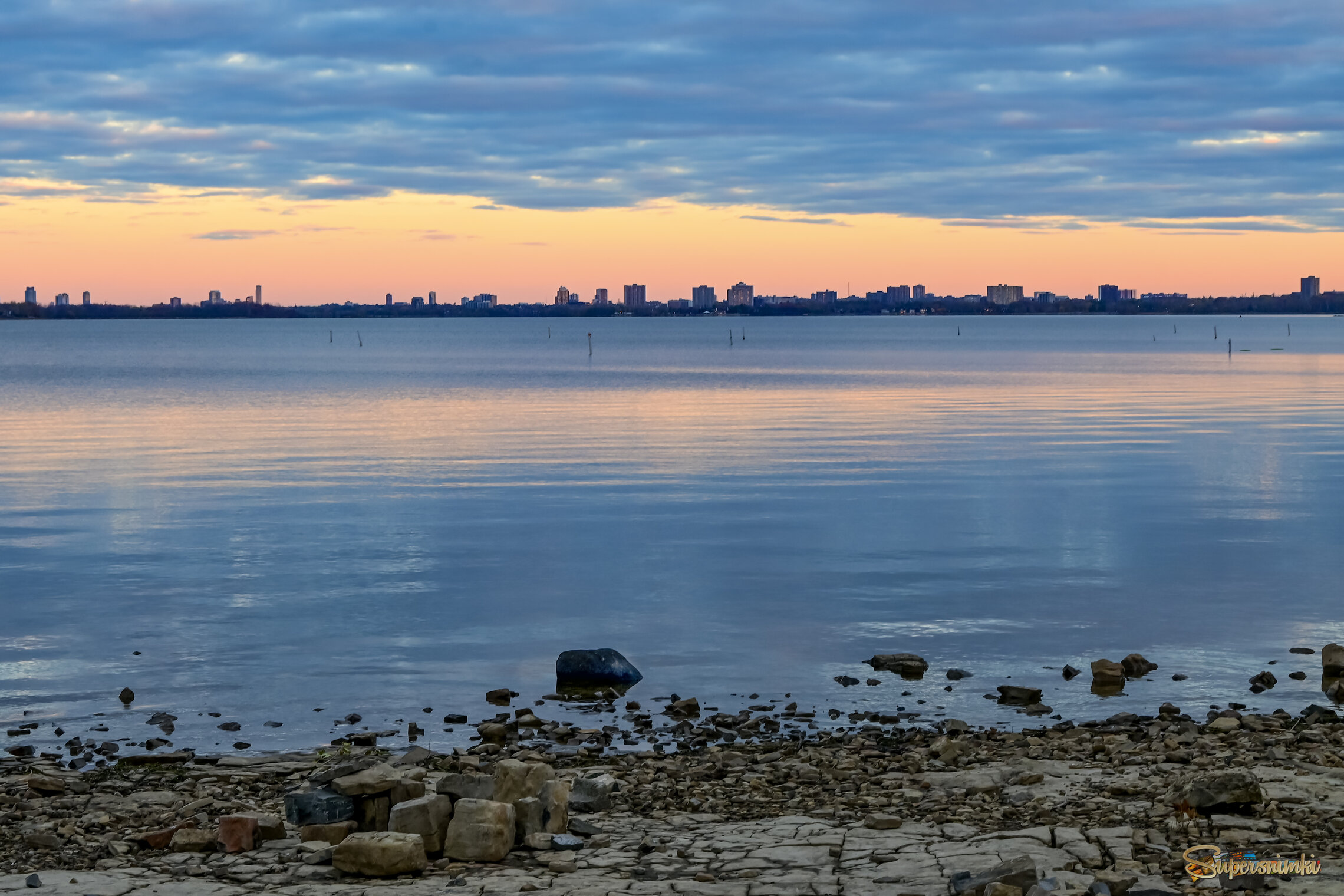 До города рукой подать