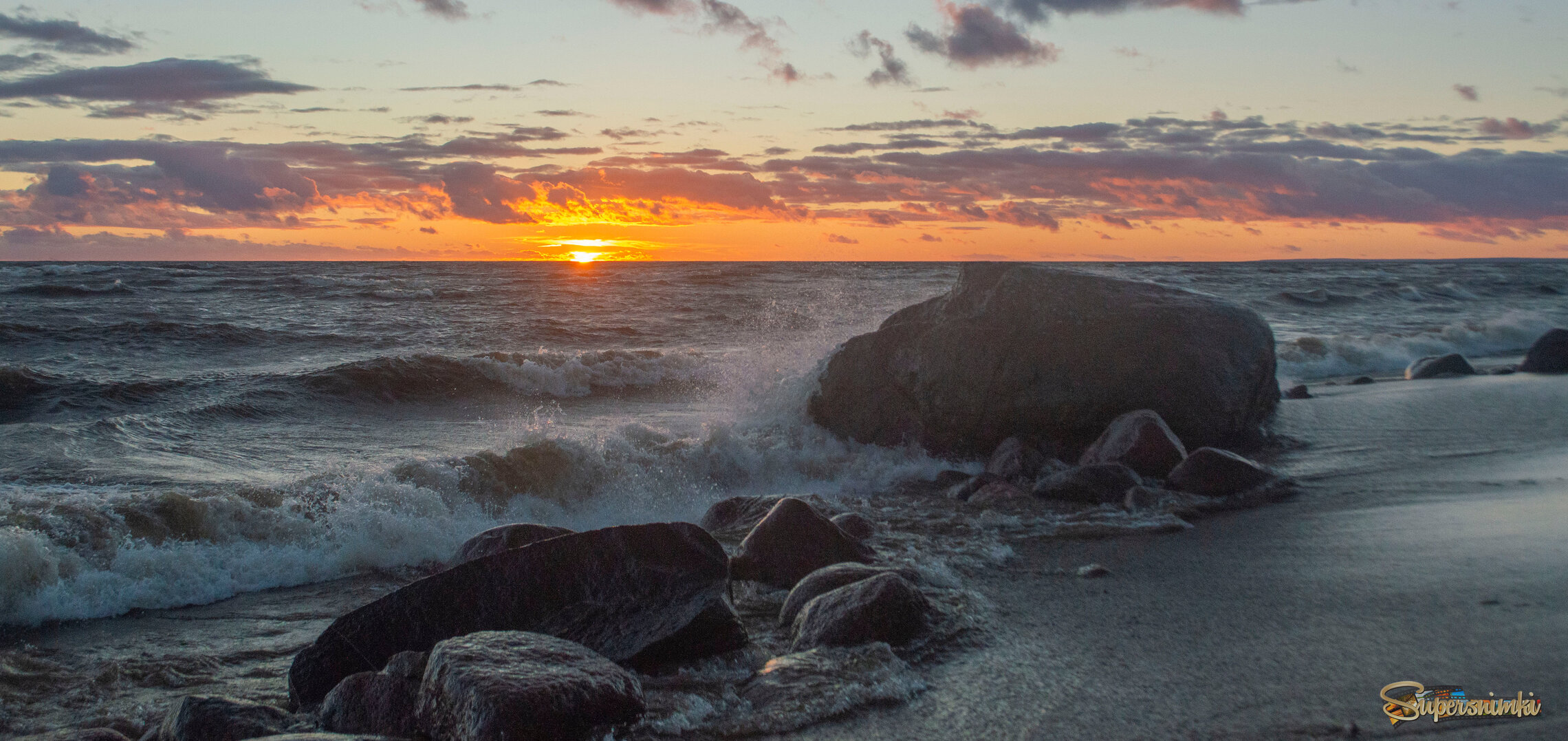 Ветреным вечером.........
