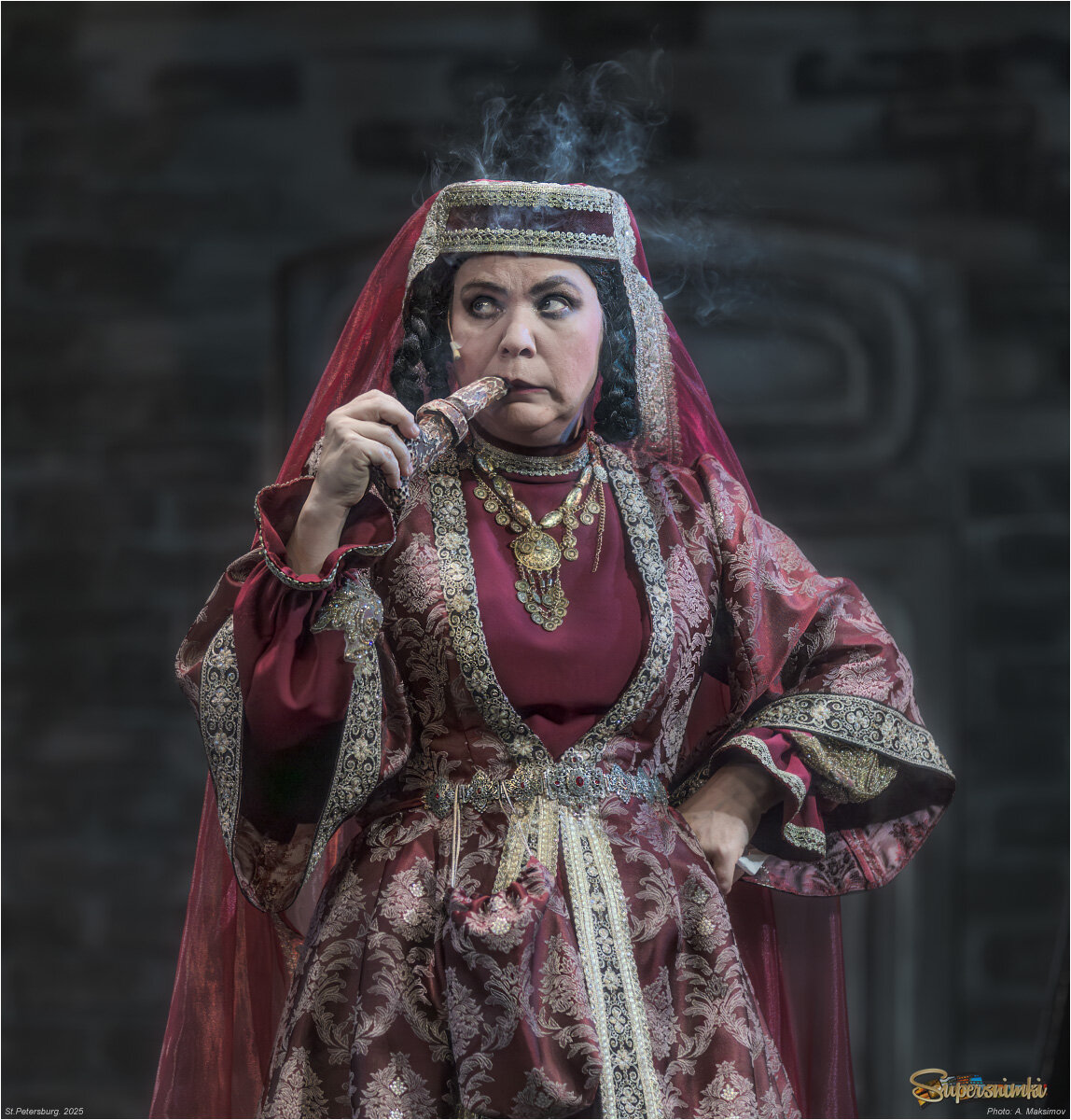 Актриса з. а. Санкт-Петербурга Наталья Парашкина в роли Ханумы.