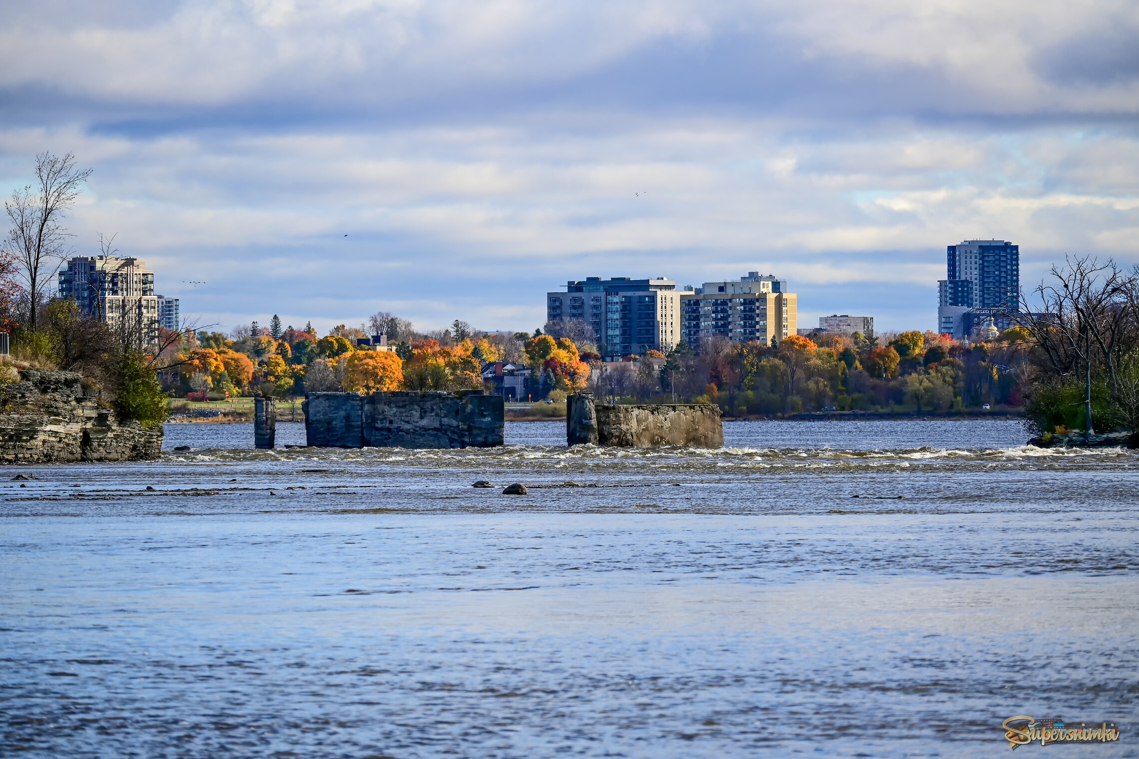 Преграждая поток