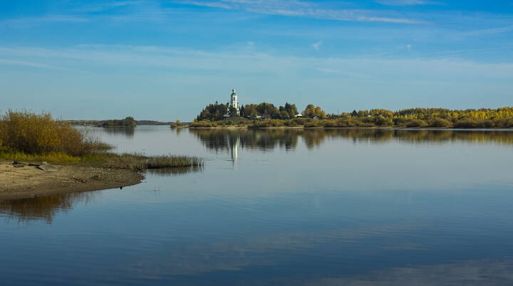 The Kubena River and the Church of Athanasius the Great in the distance on a clear October day | 15