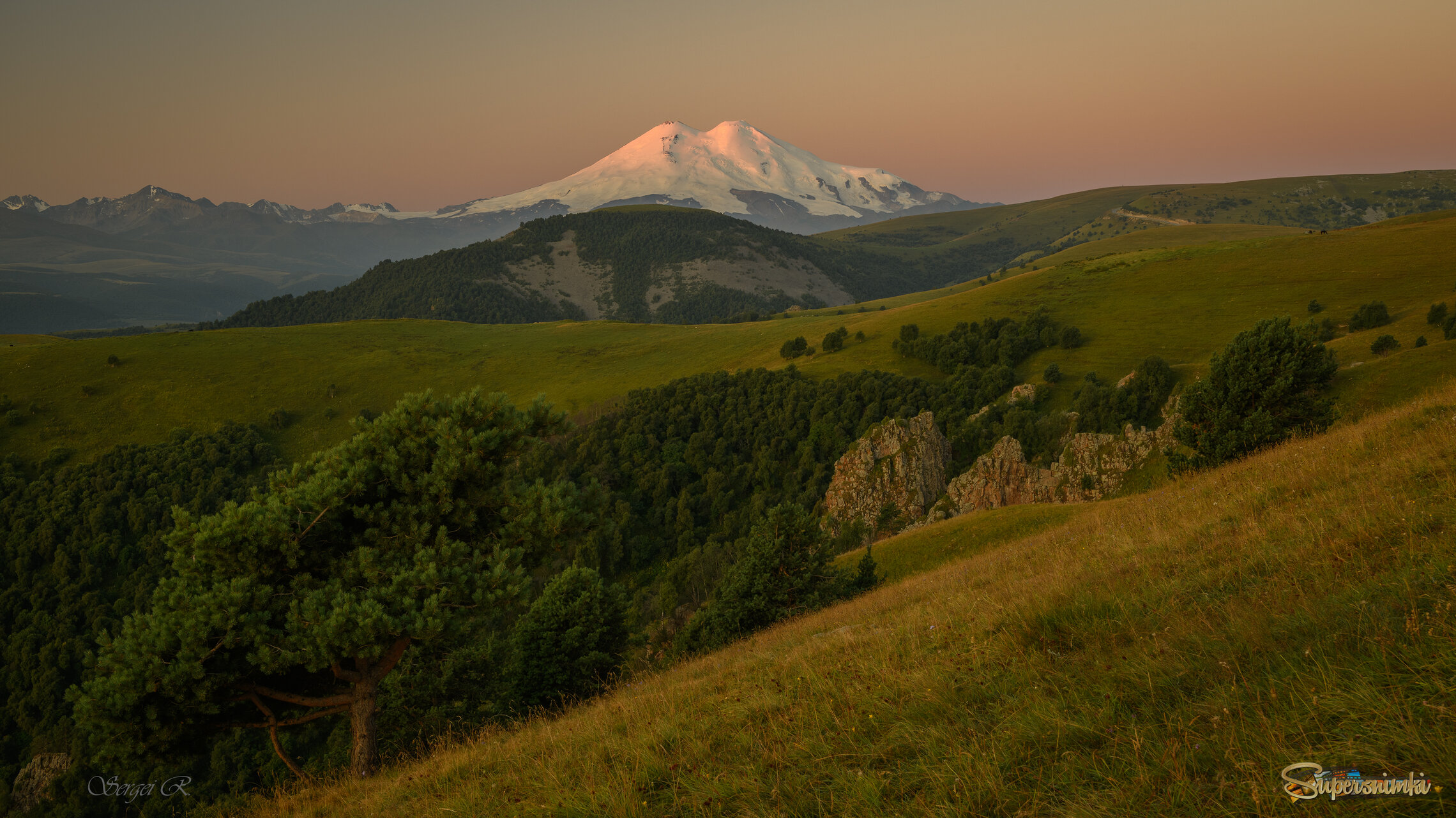 В лучах восходящего солнца...
