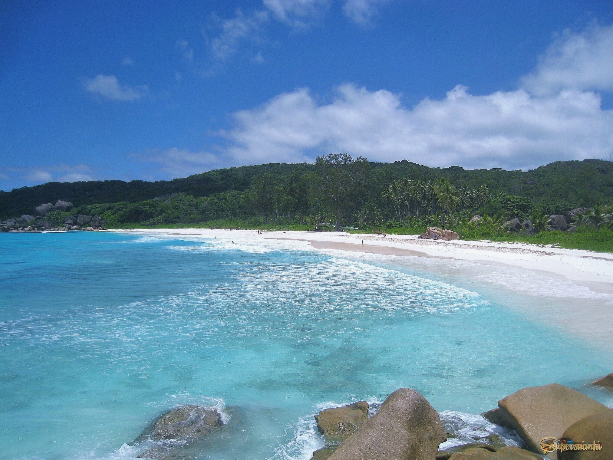 Пляж Гранд-Анс на острове Ла-Диг.