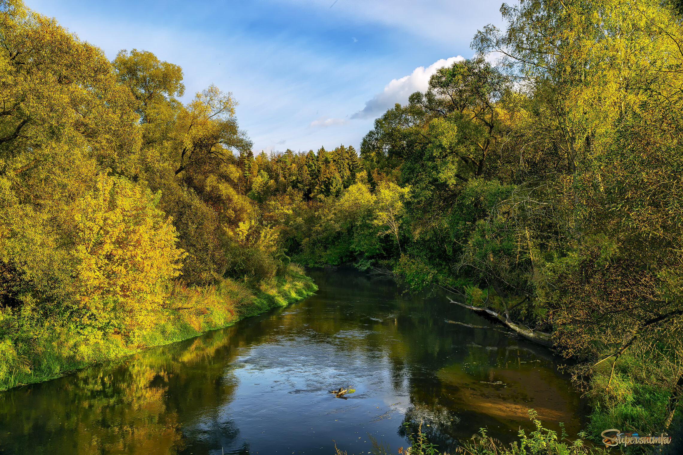 ...а река бежит, зовет куда то...