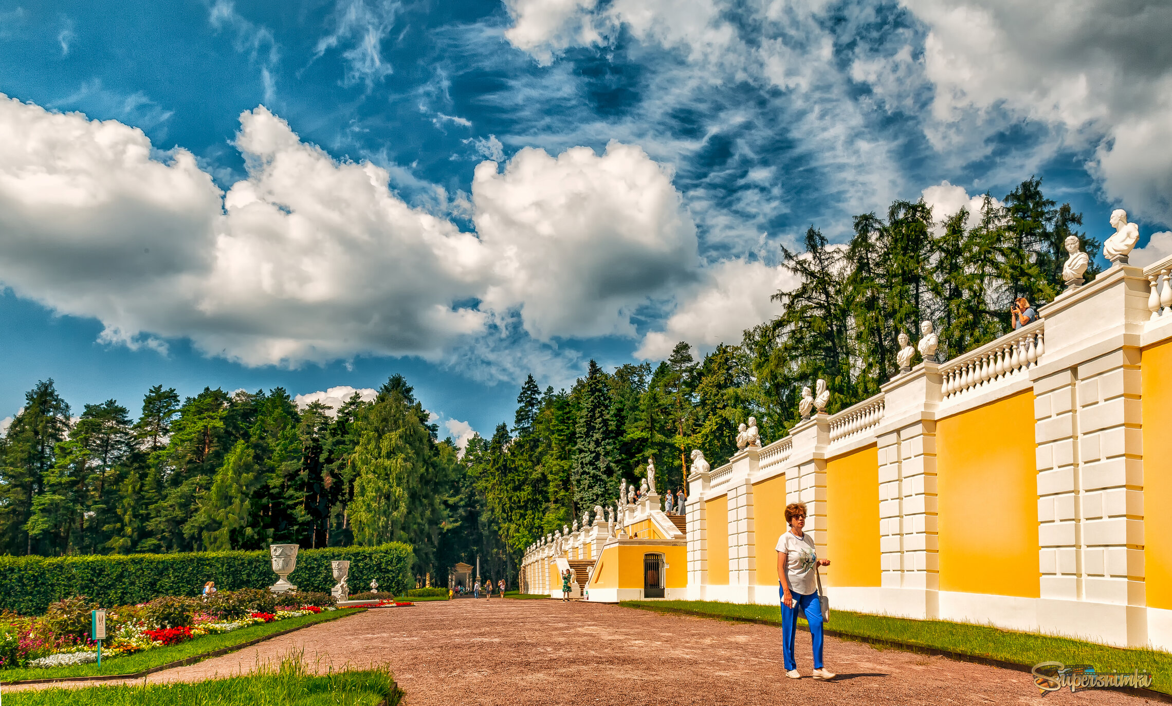 "...нам сверху видно все, ты так и знай..."