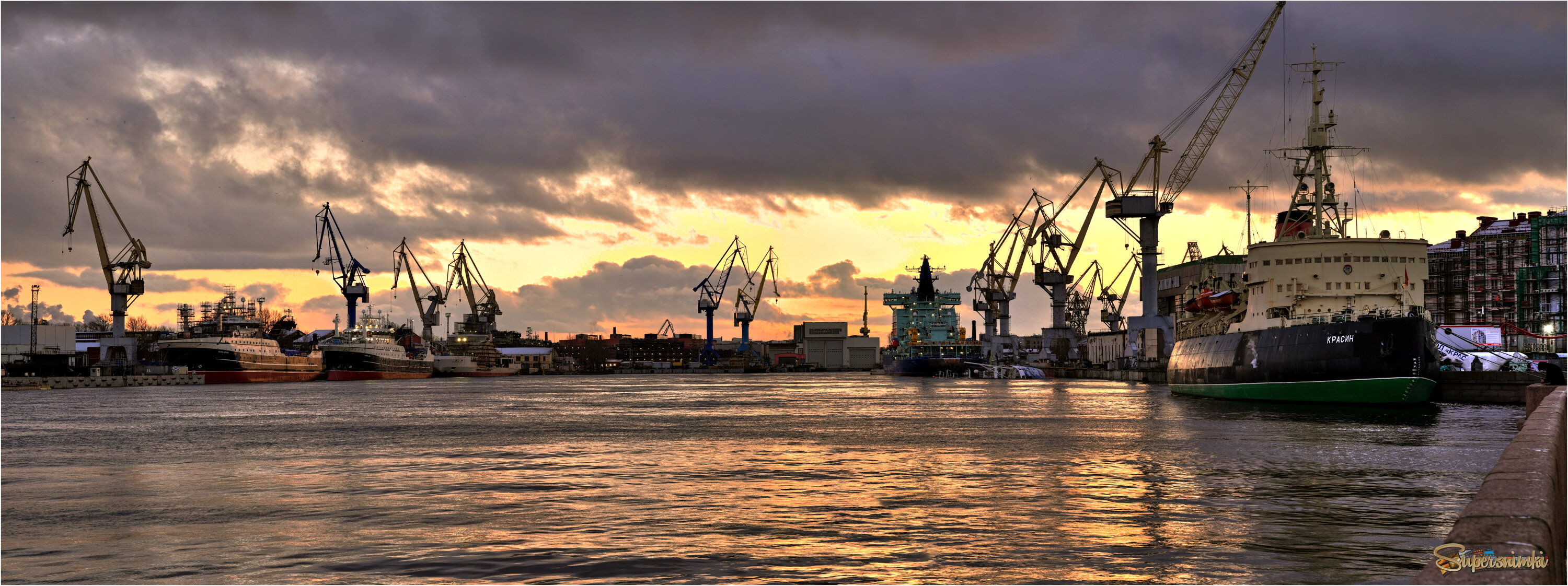 Закат в порту