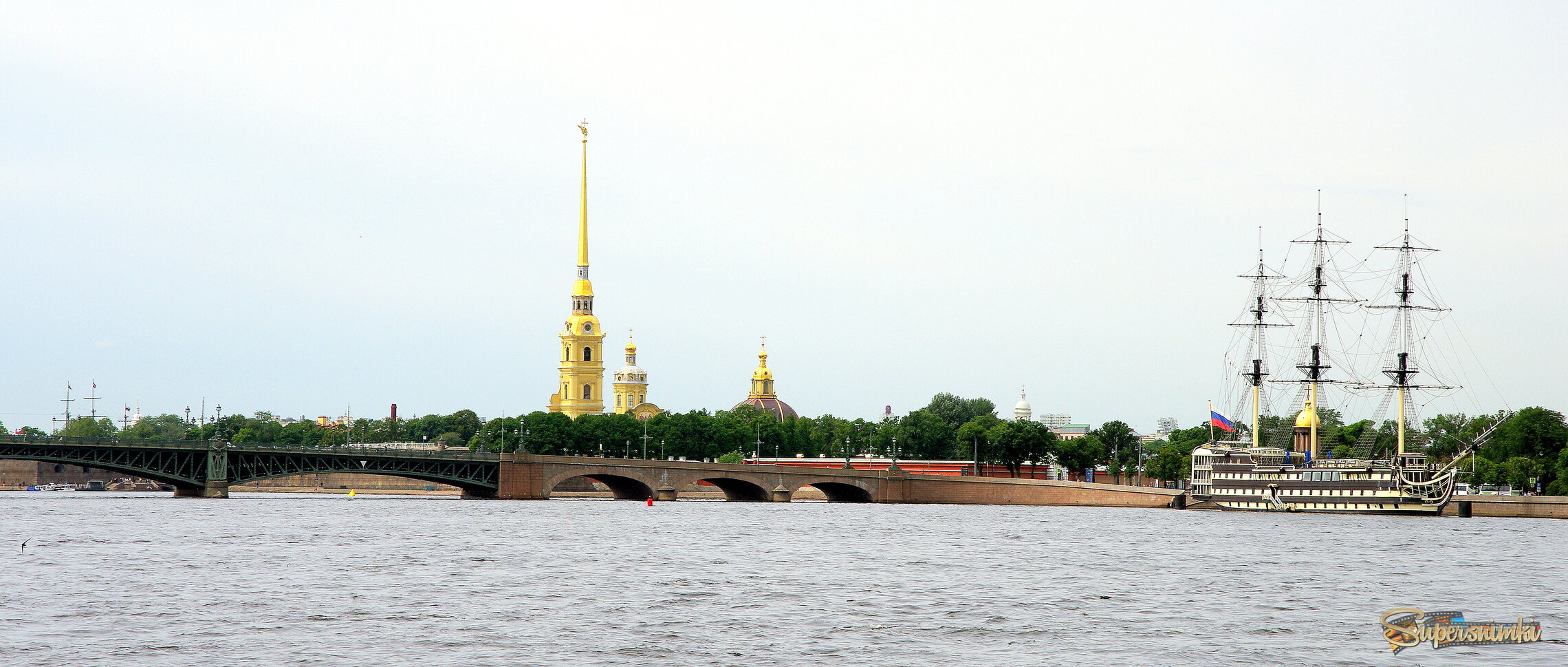 Вид на город с Невы.