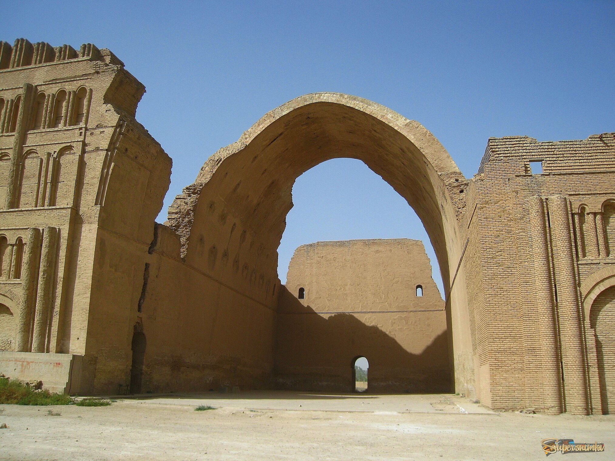 Руины дворца последнего правителя Персии, Ирак.