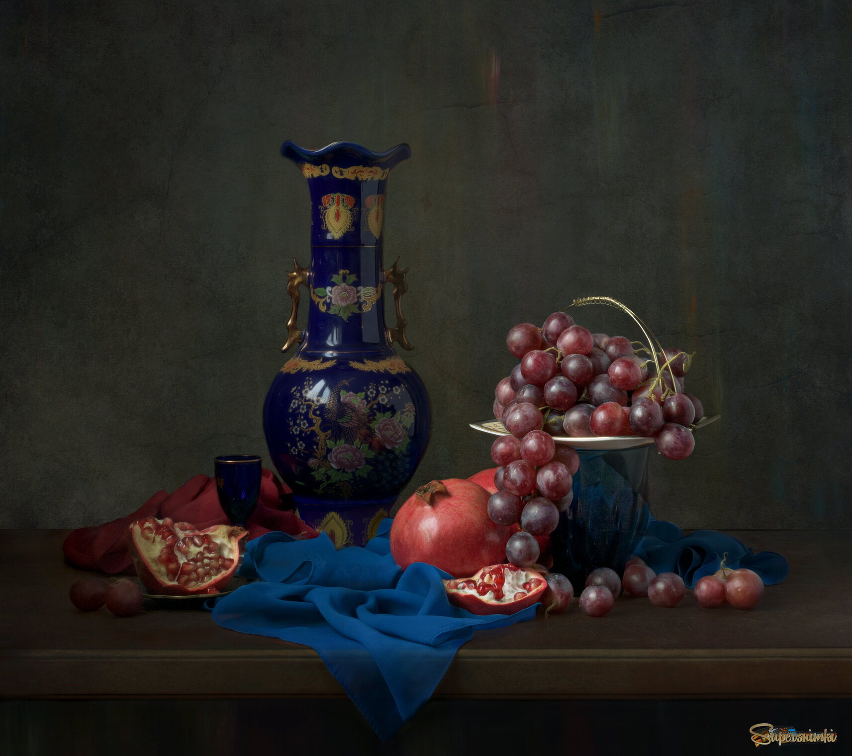 Натюрморт с виноградом