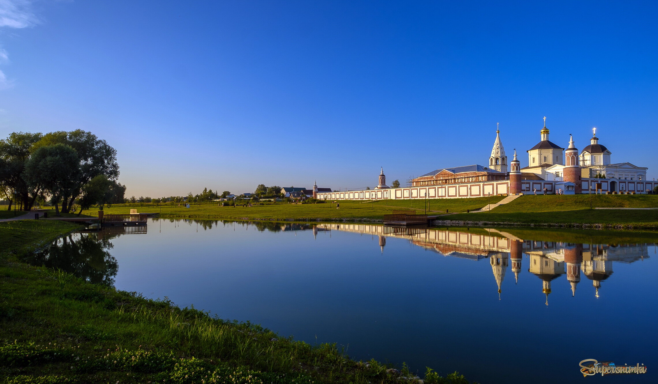 В вечерних лучах знойного лета