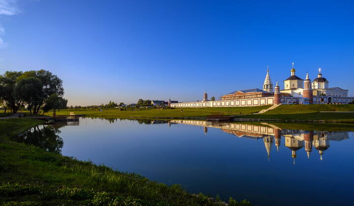 В вечерних лучах знойного лета