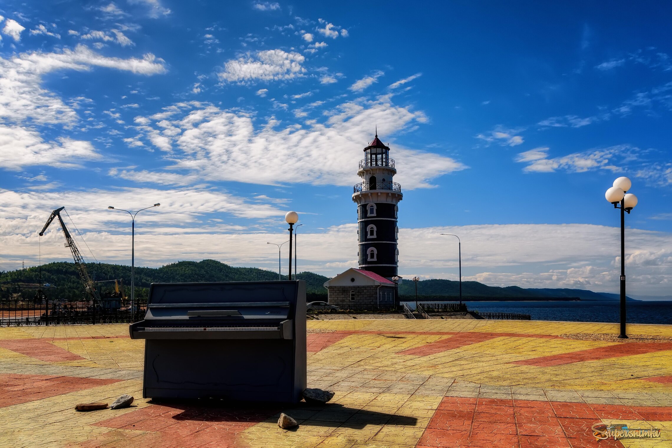 Нотка авангарда в байкальском пейзаже