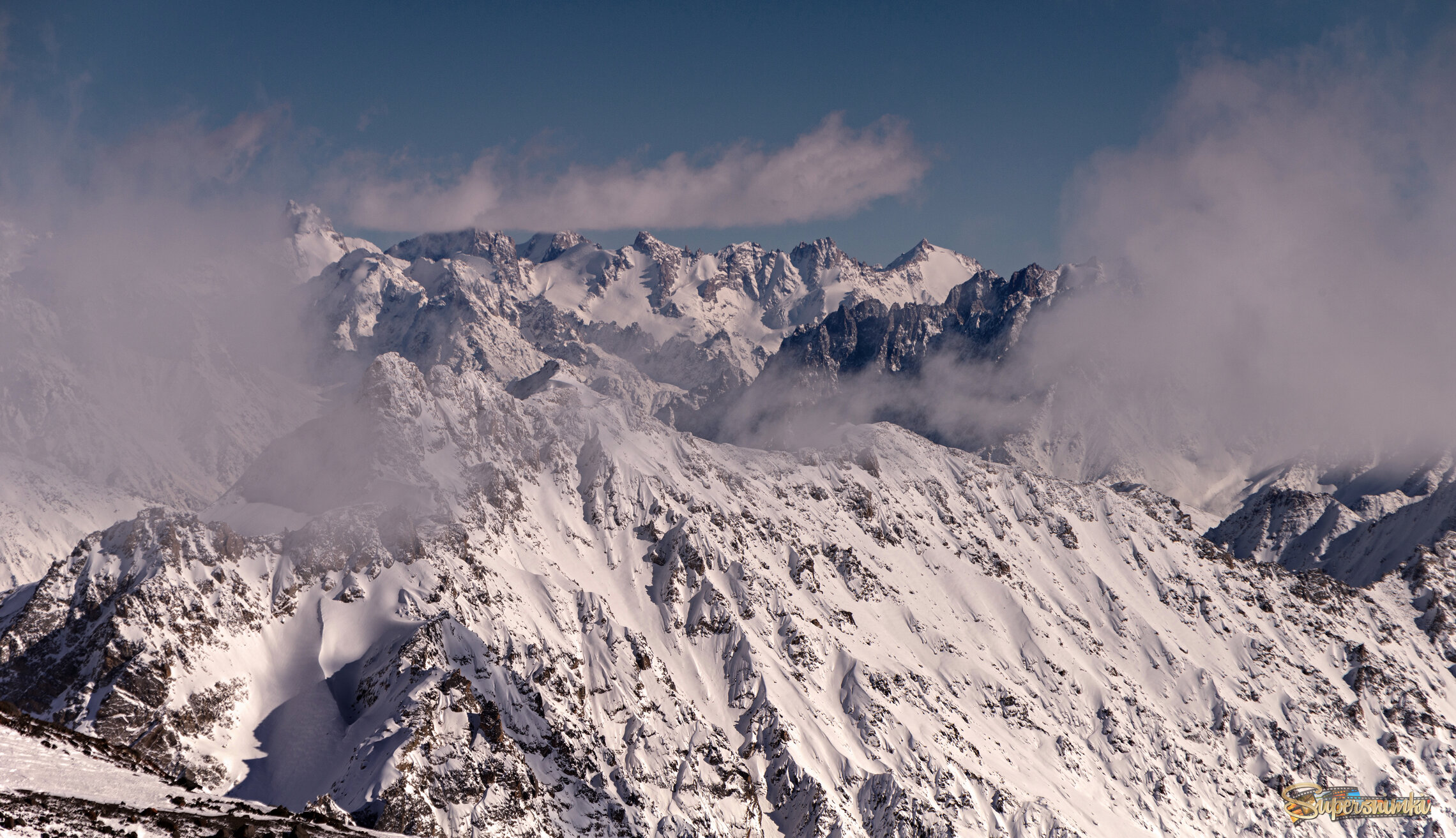 Под одеялом из облаков и снега...