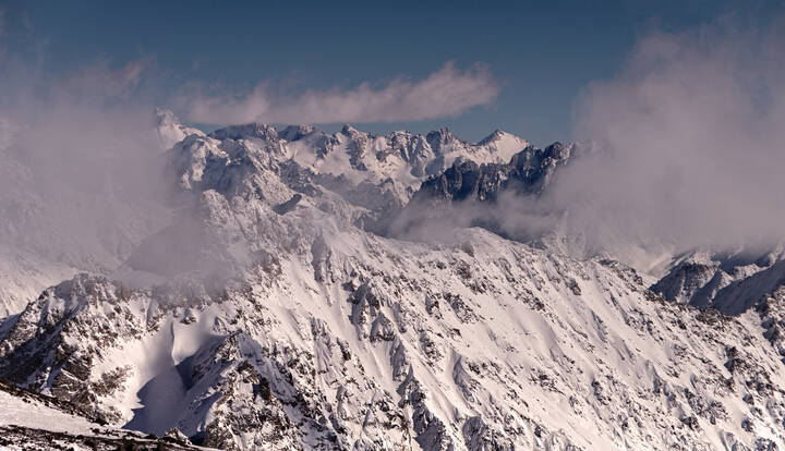 Под одеялом из облаков и снега...