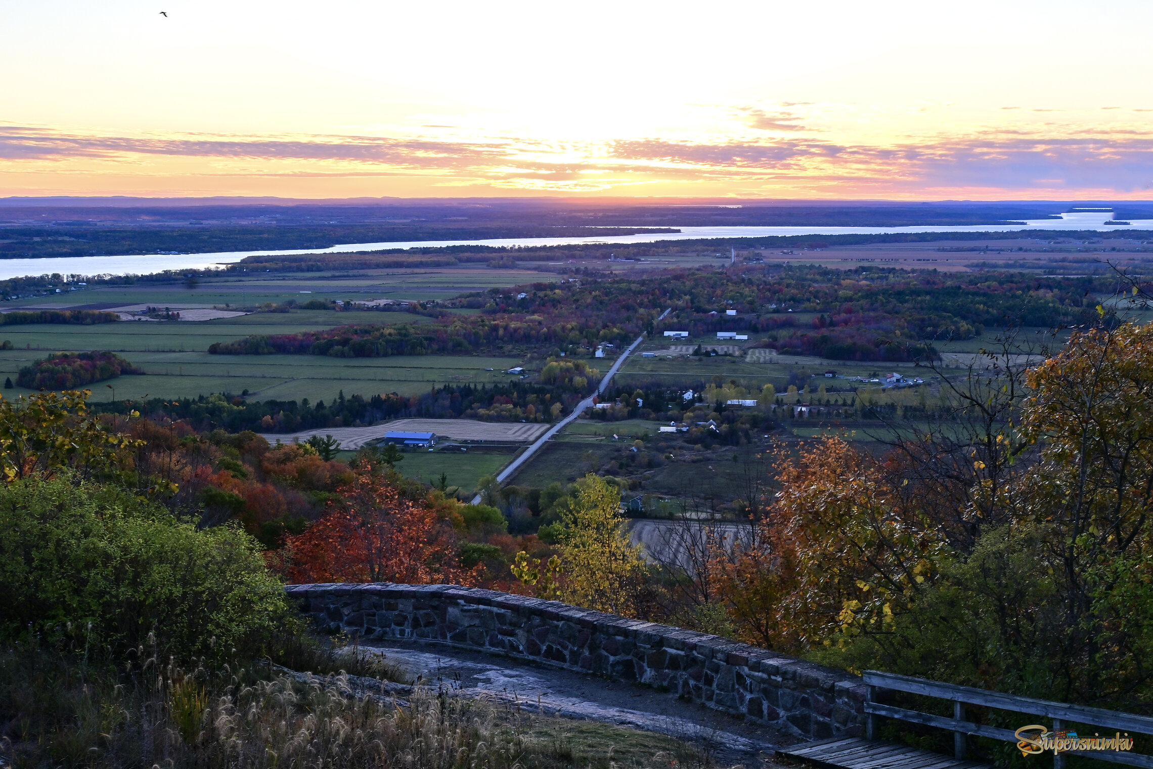 Над полями, над лугами...