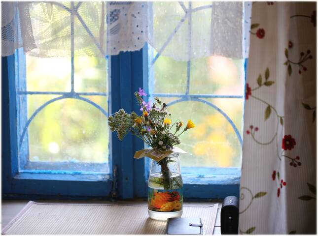 Деревенское окошко