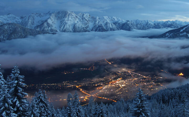 Не спят долины зимние.