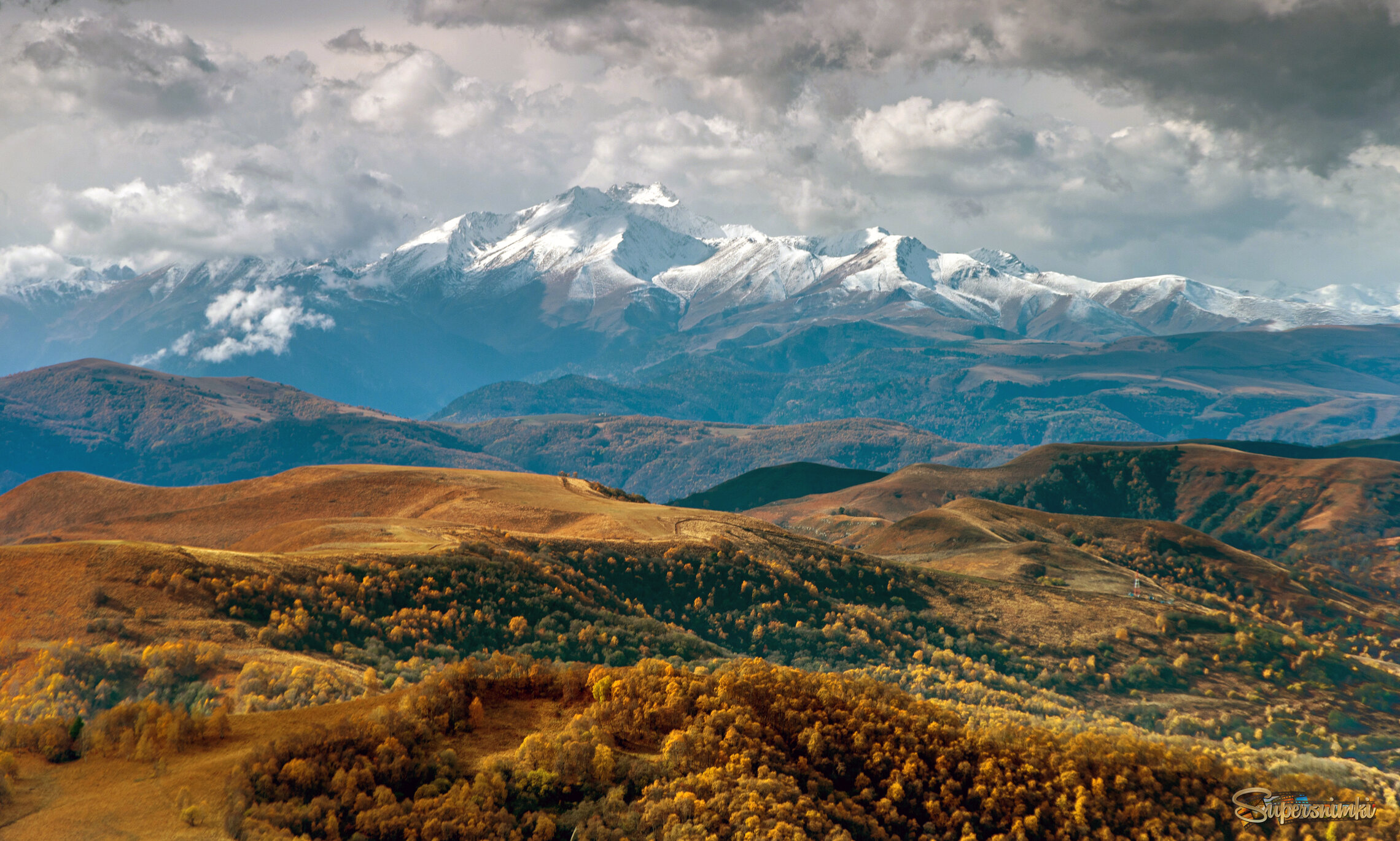 Два взляда на Большой Кавказский хребет.