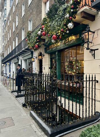 Бейкер-стрит 221b