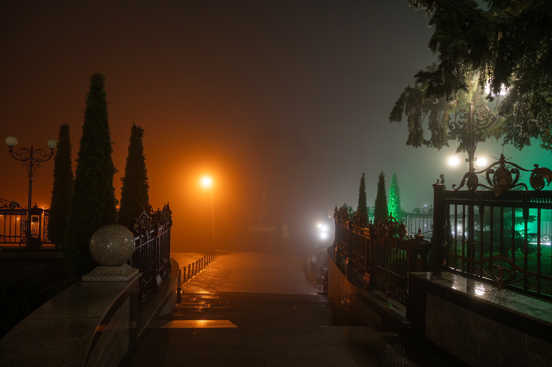 Туманное утро в "Атажукинском саду"