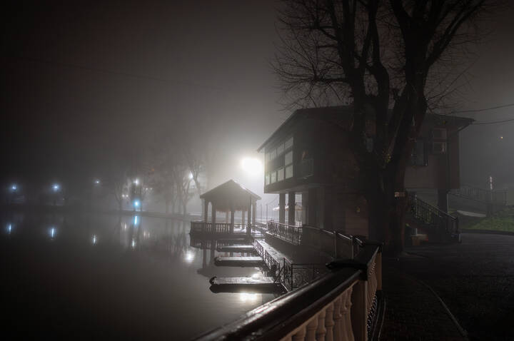 Туманное утро в "Атажукинском саду"
