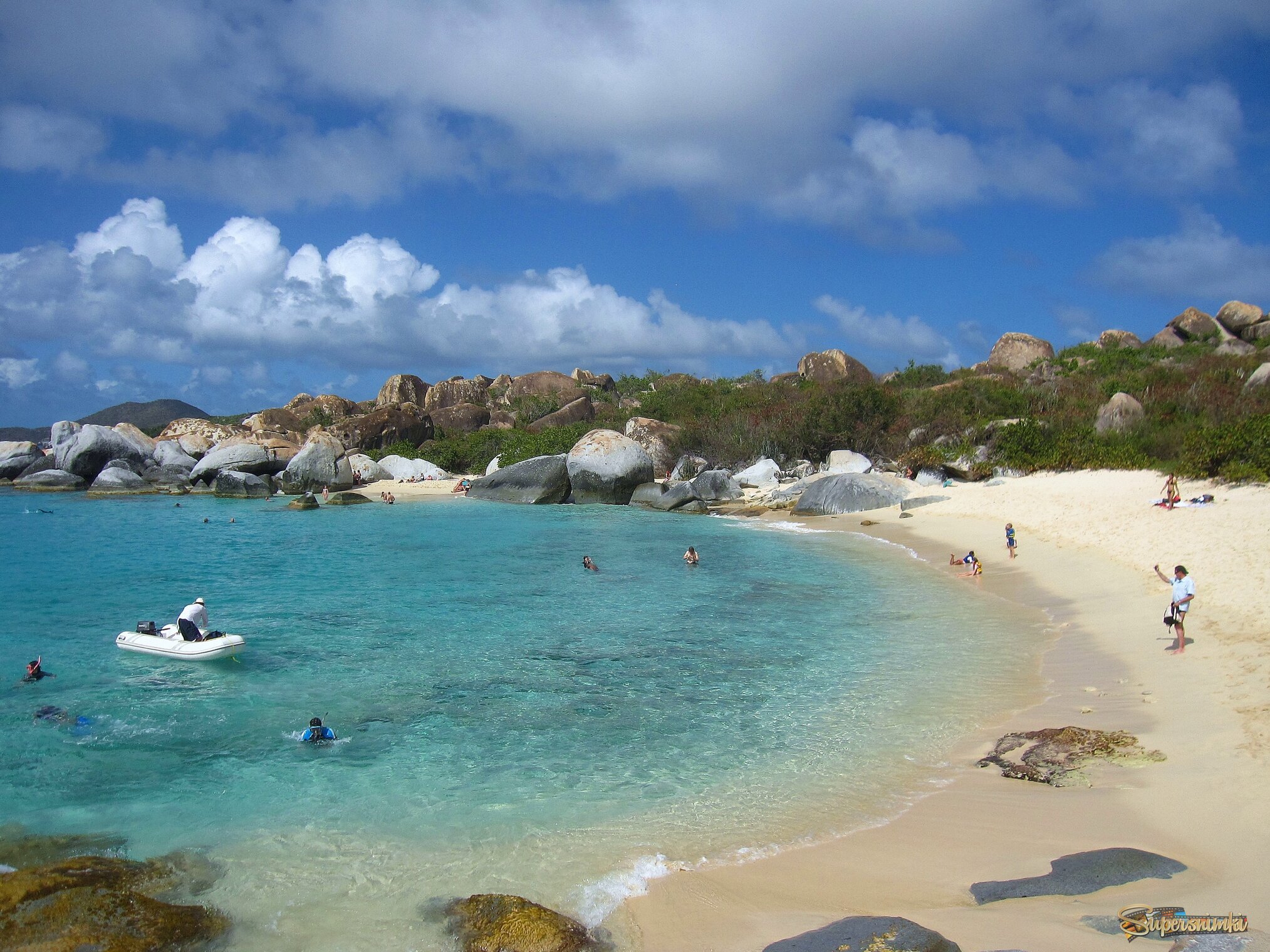 Пляж Девилс Бей на острове Верджин-Горда.