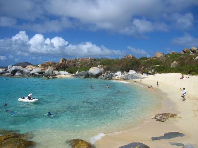 Пляж Девилс Бей на острове Верджин-Горда.