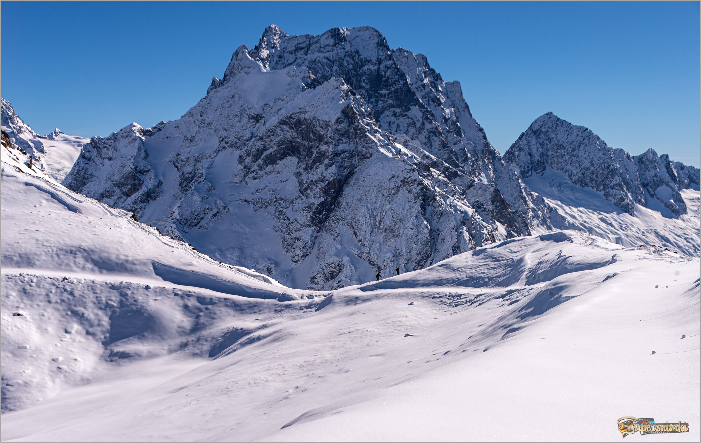 По свежему снегу...