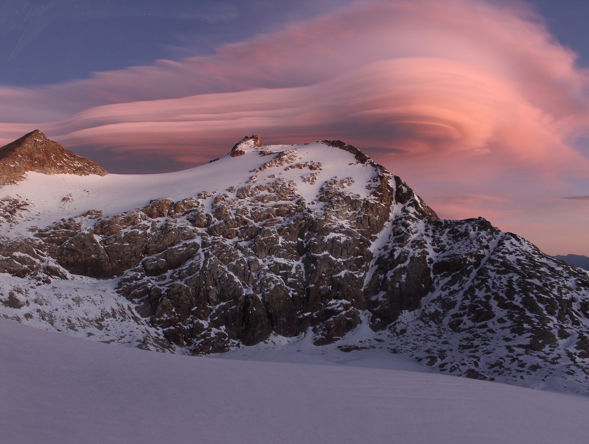 Рано утром, на рассвете.