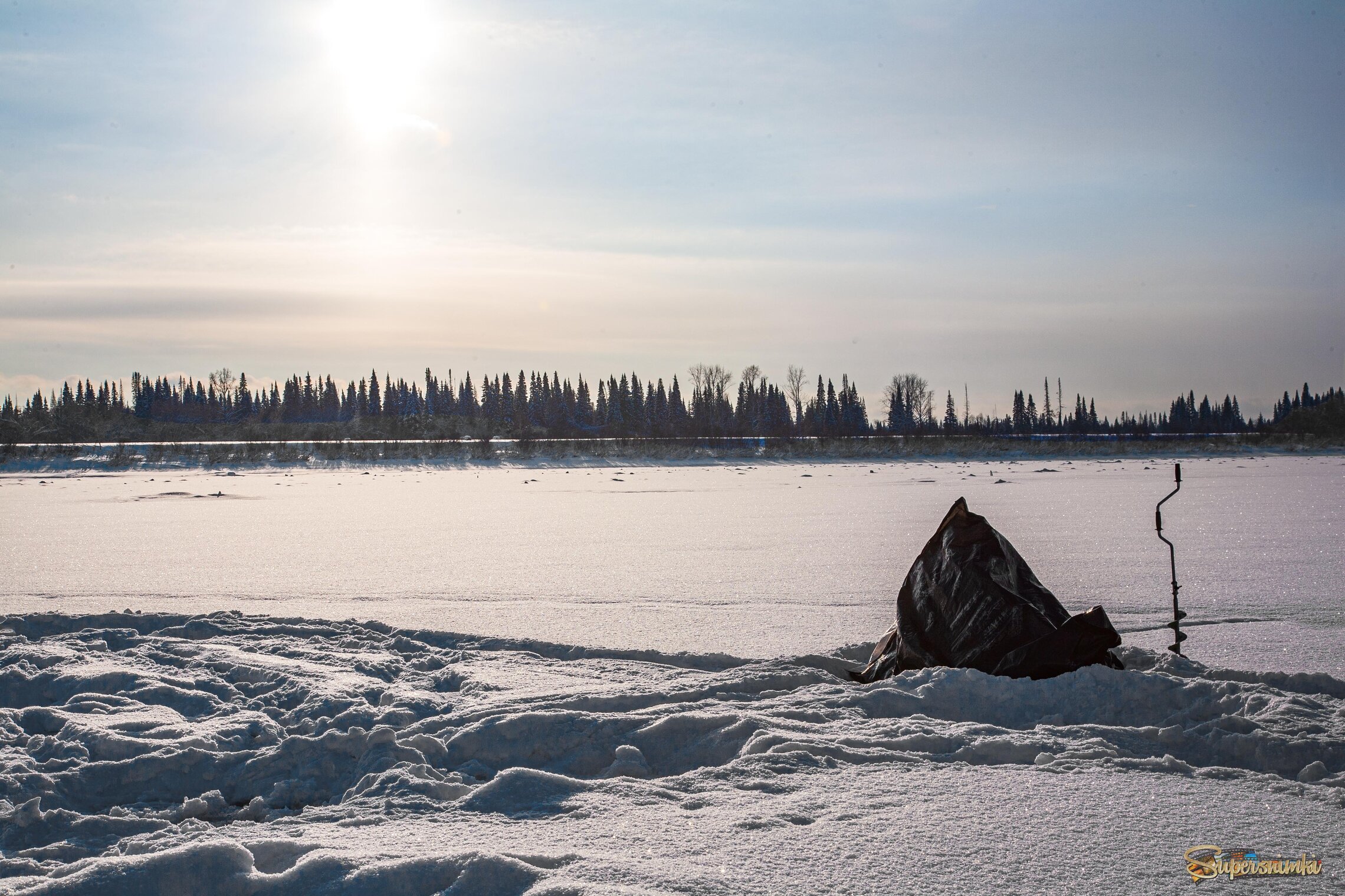 Зимняя рыбалка. Что гонит нас туда не знаю: Инстинкт охотника иль блажь…