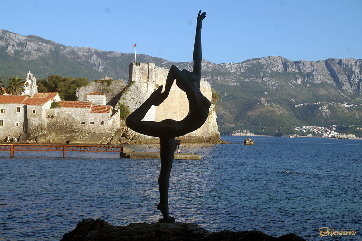 Гимнастка...