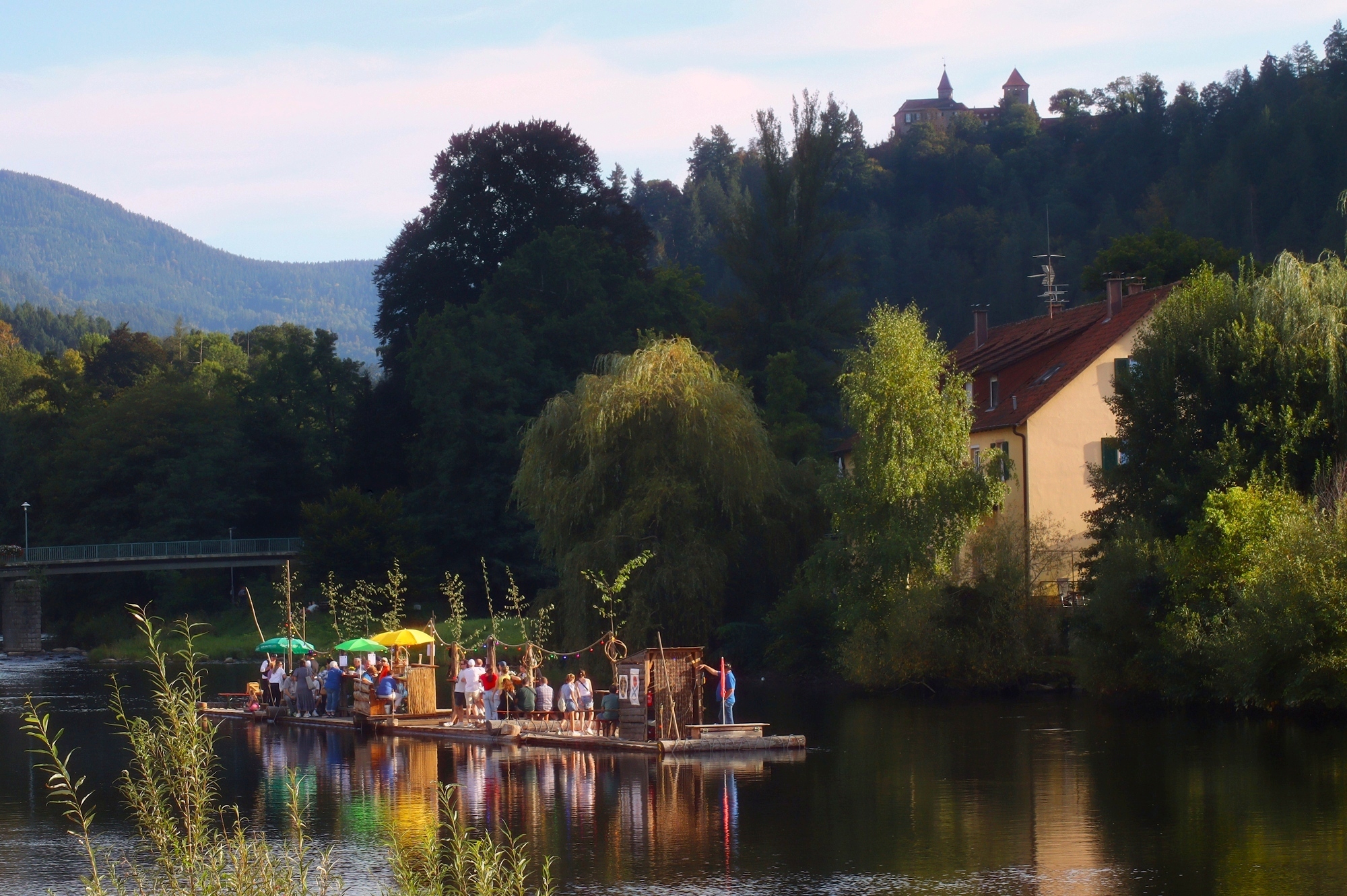 Прогулка на плоту по реке Мург