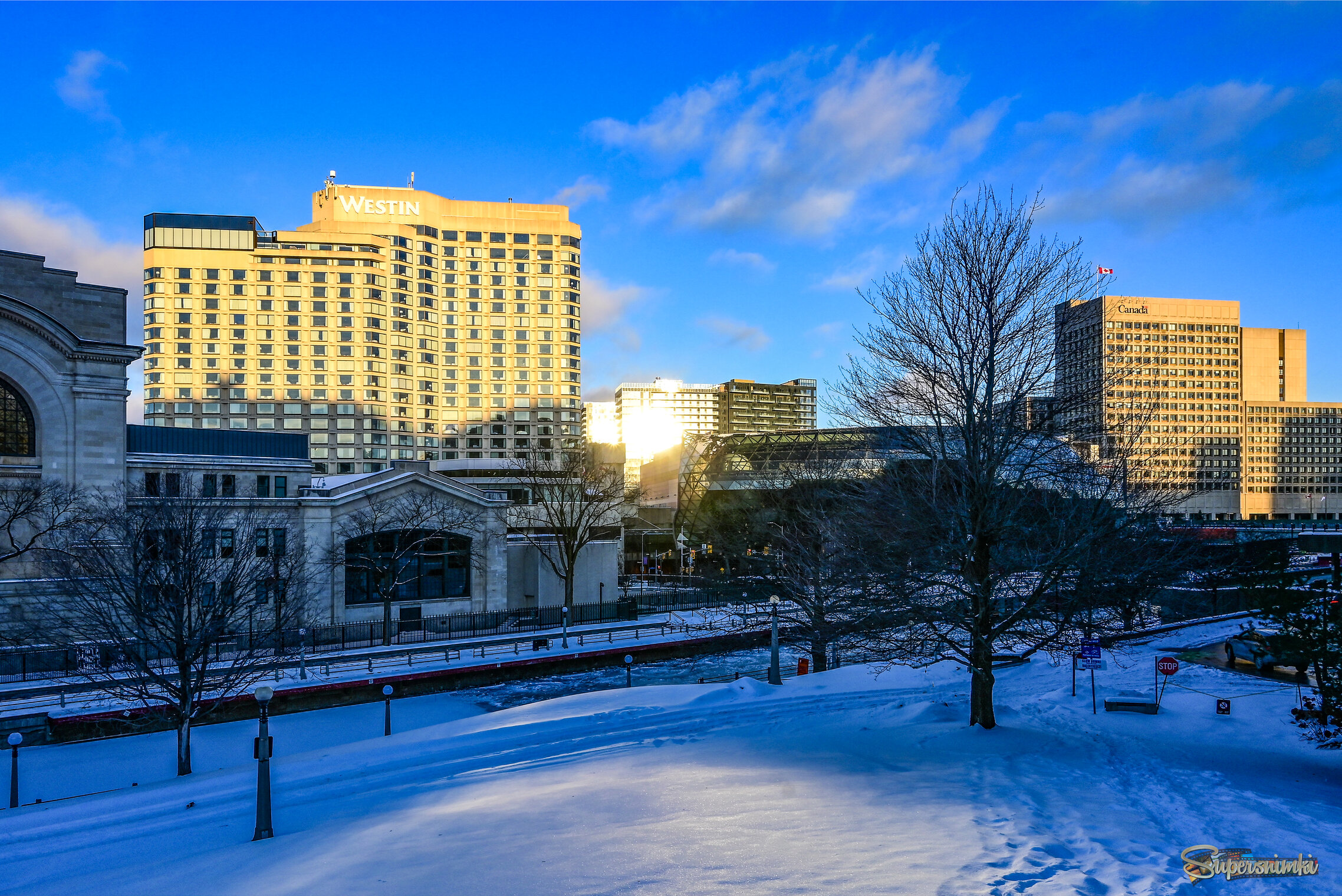 Склон в отражённом свете