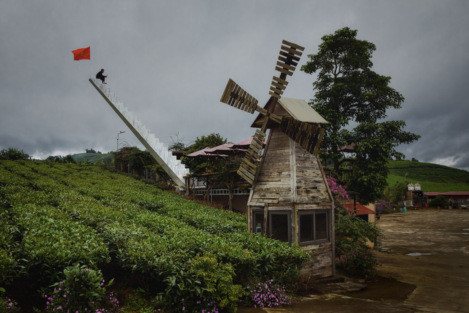 В шаге от светлого будущего