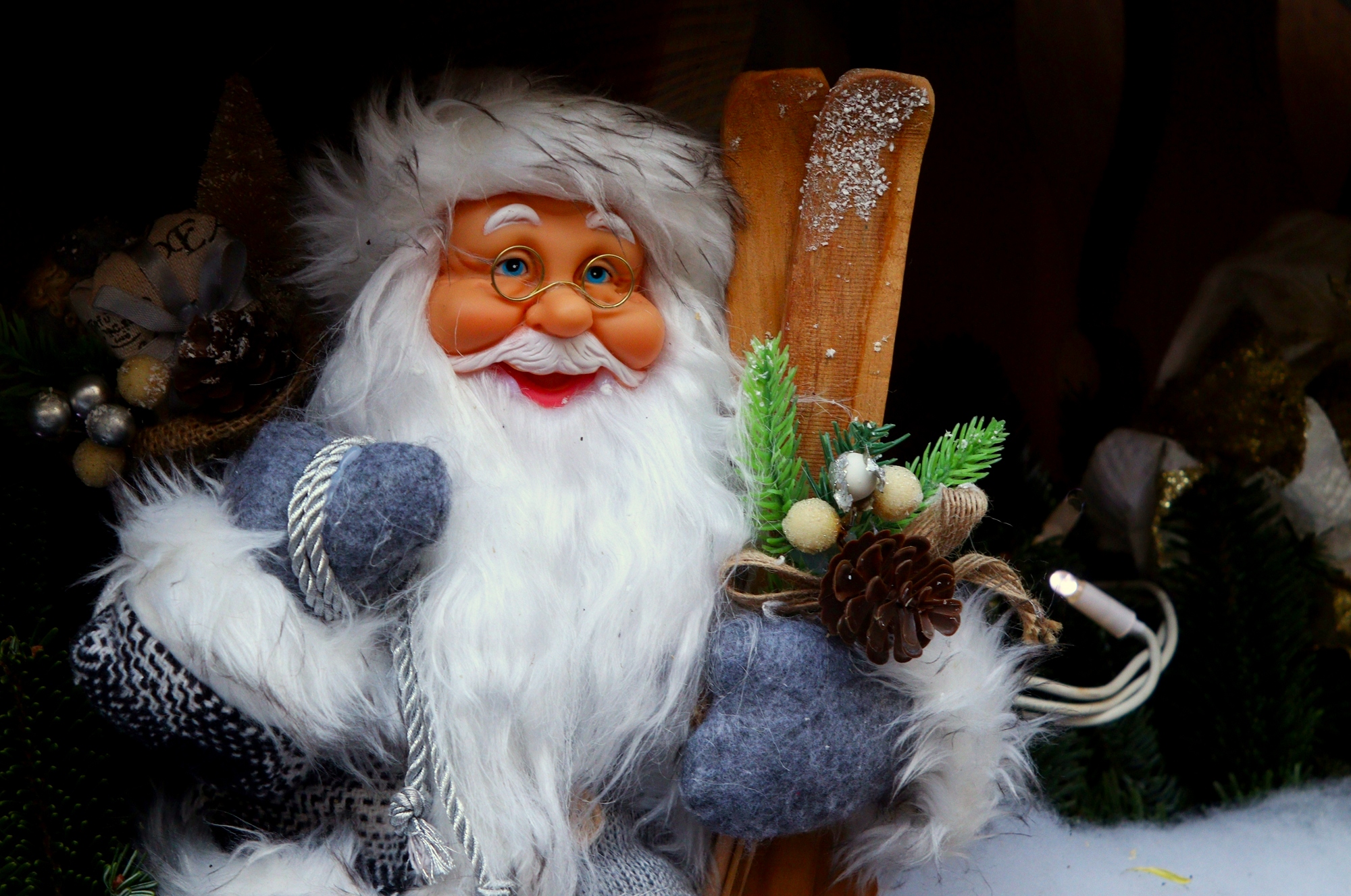 С наступающим Новым годом ,друзья! Счастья Вам!