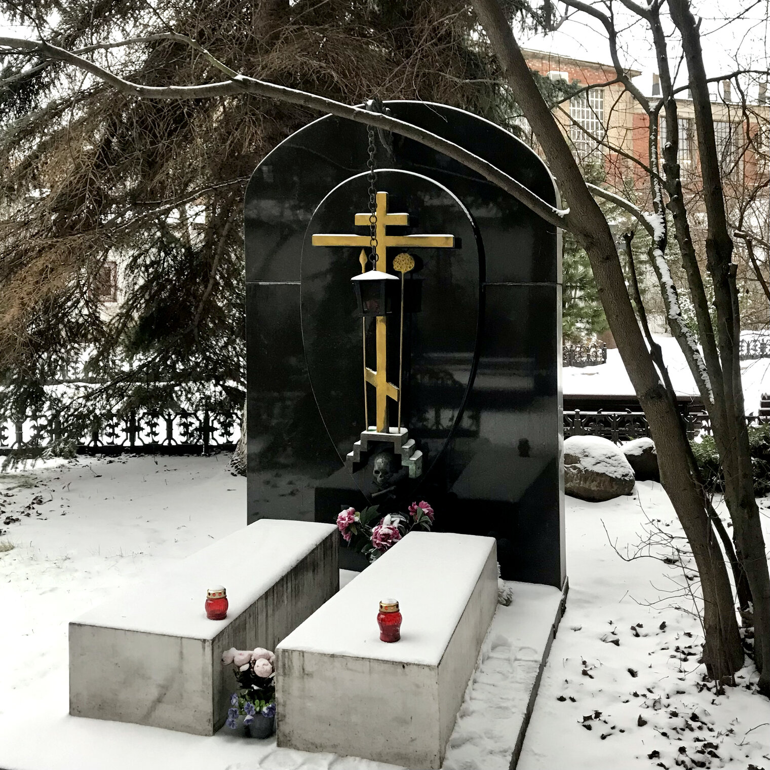 Кенотаф А. Пересвета и А. Осляби