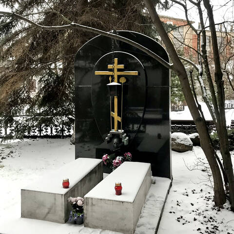 Кенотаф А. Пересвета и А. Осляби