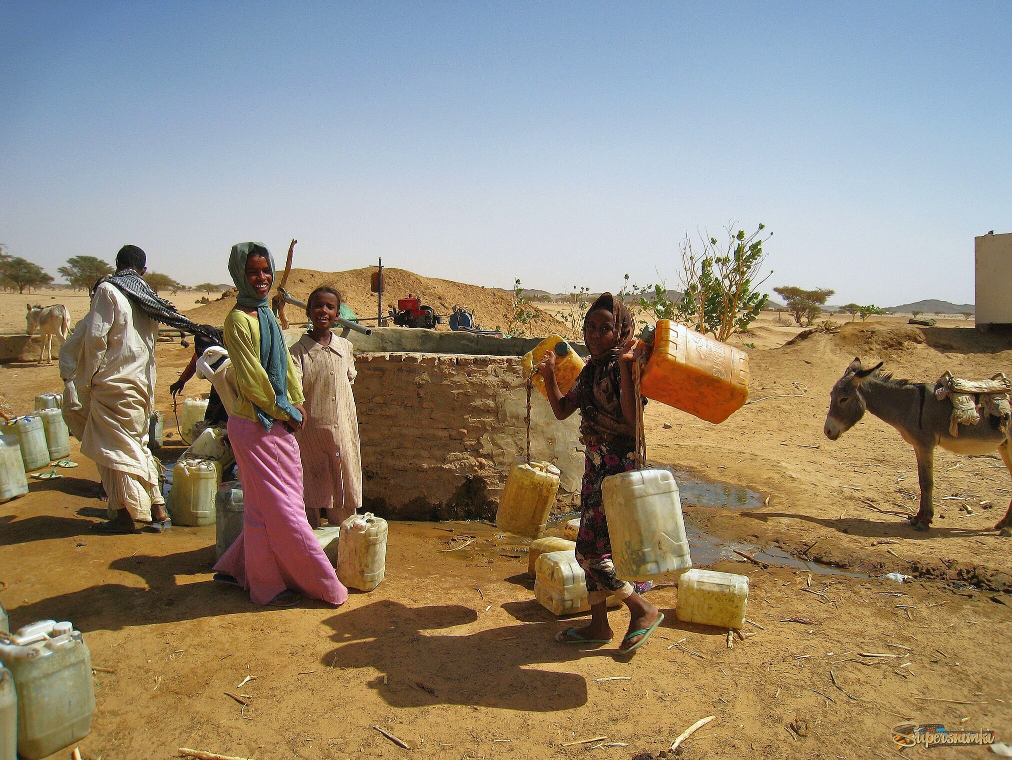 У колодца, в Судане.