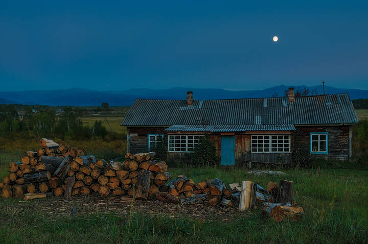 Где-то далеко далеко