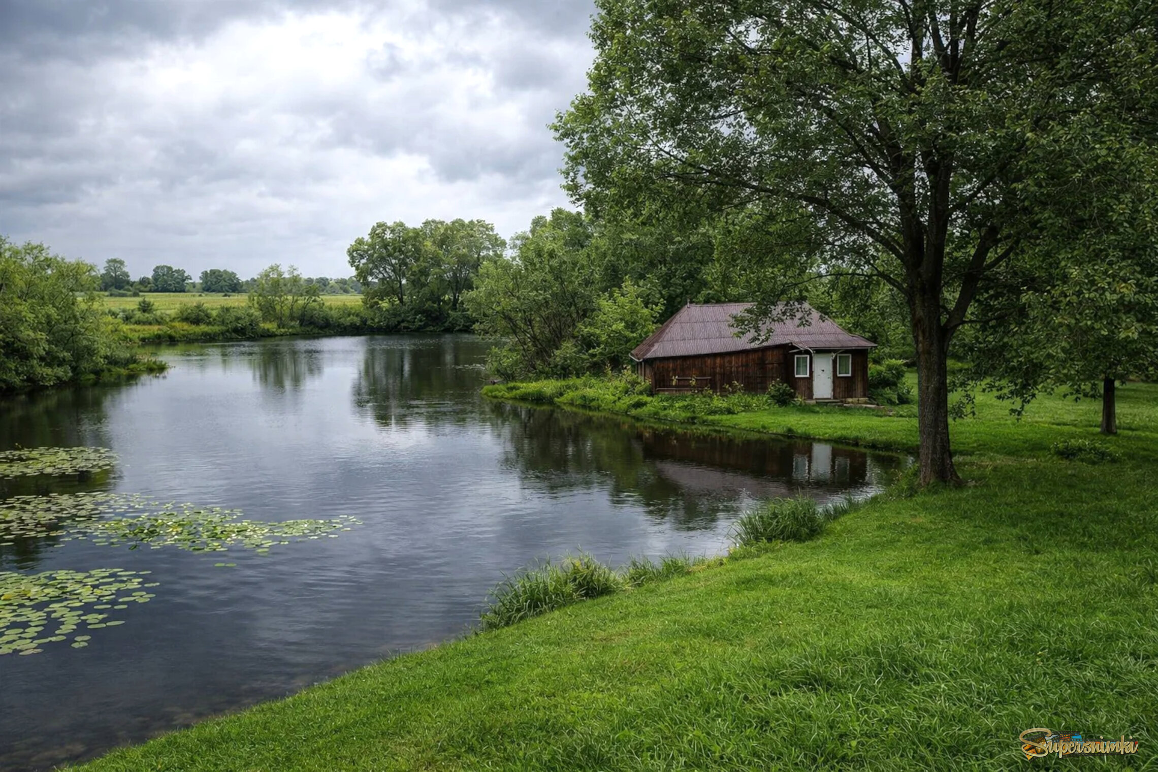 Да, ехать пять часов и приедешь совсем не в дворец, но какие караси ловятся... 
