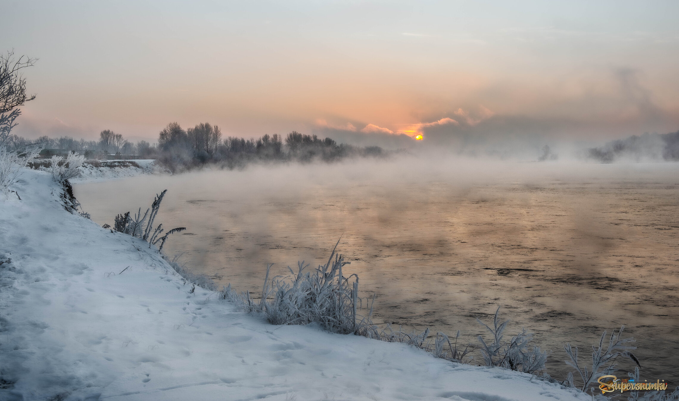 Зимний вечер над Енисеем.