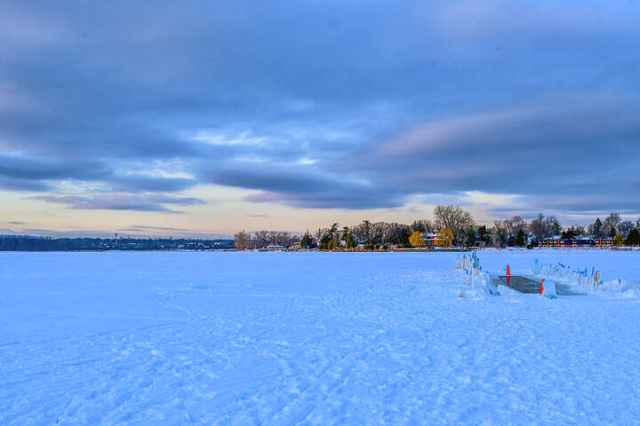 В строю ледяном