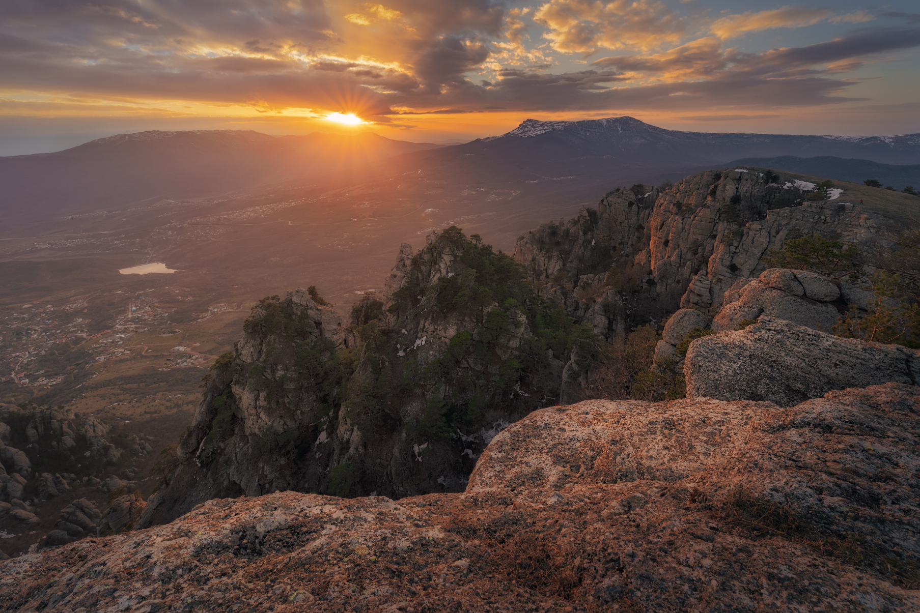 Закат с видом на Чатыр-Даг
