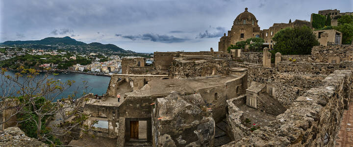 Арагонский замок...